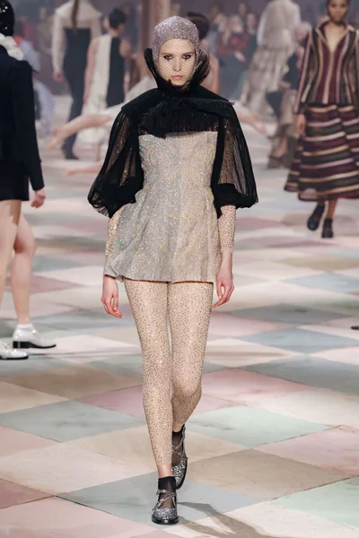 Look 43